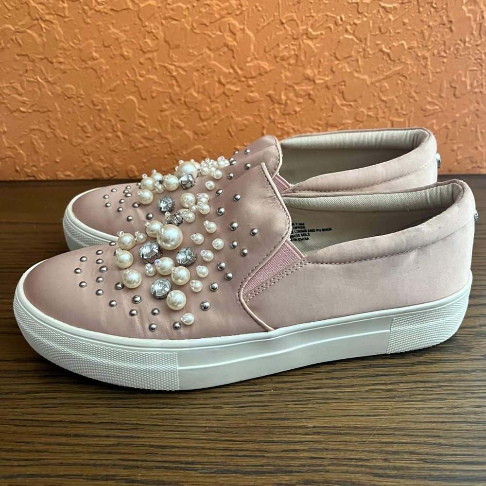Steve Madden Women's size 7.5 Pink Satin sneakers - Picture 3 of 3